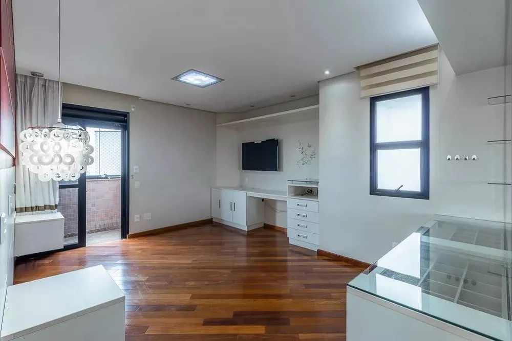 Apartamento à venda com 3 quartos, 191m² - Foto 2