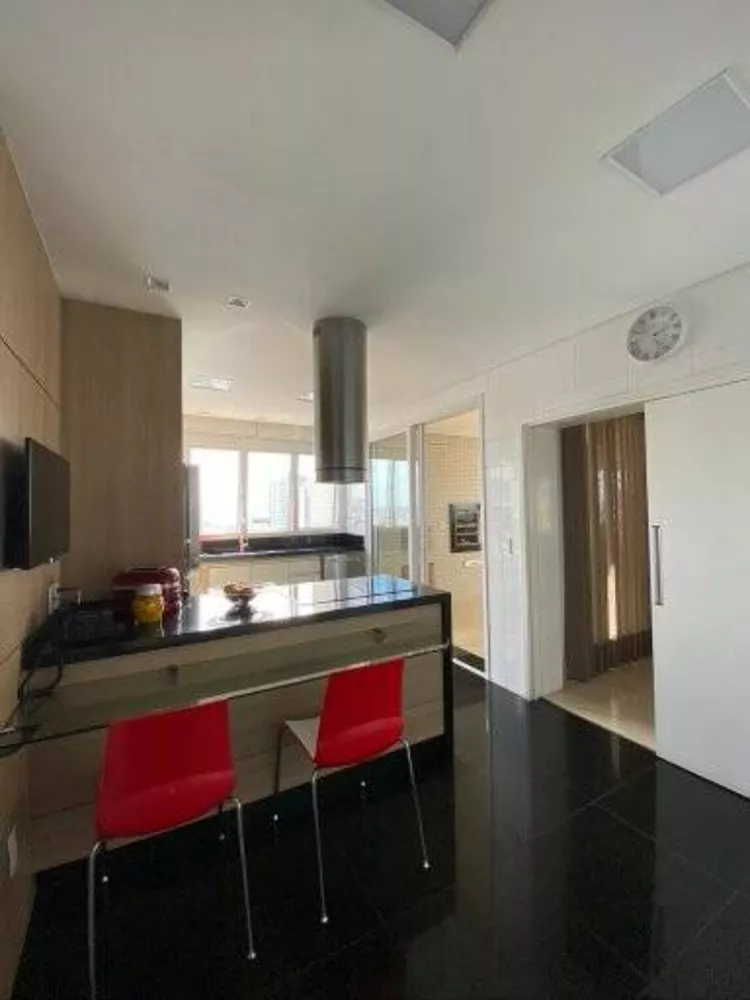 Apartamento à venda com 4 quartos, 297m² - Foto 4