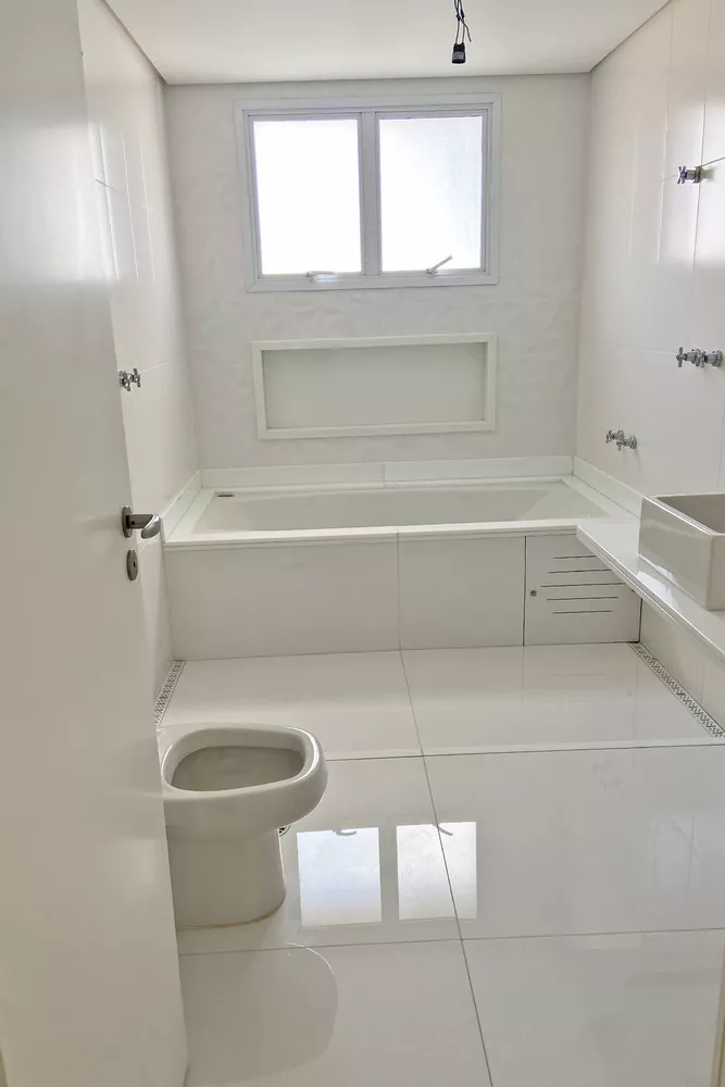 Apartamento à venda com 3 quartos, 228m² - Foto 16