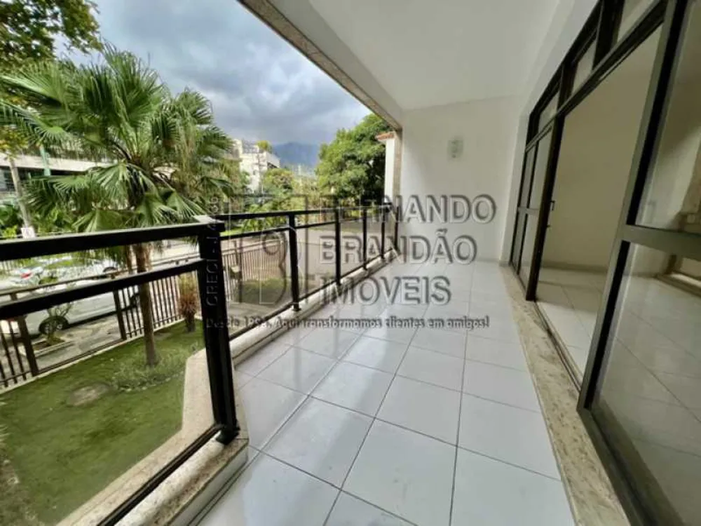 Apartamento, 3 quartos, 140 m² - Foto 1