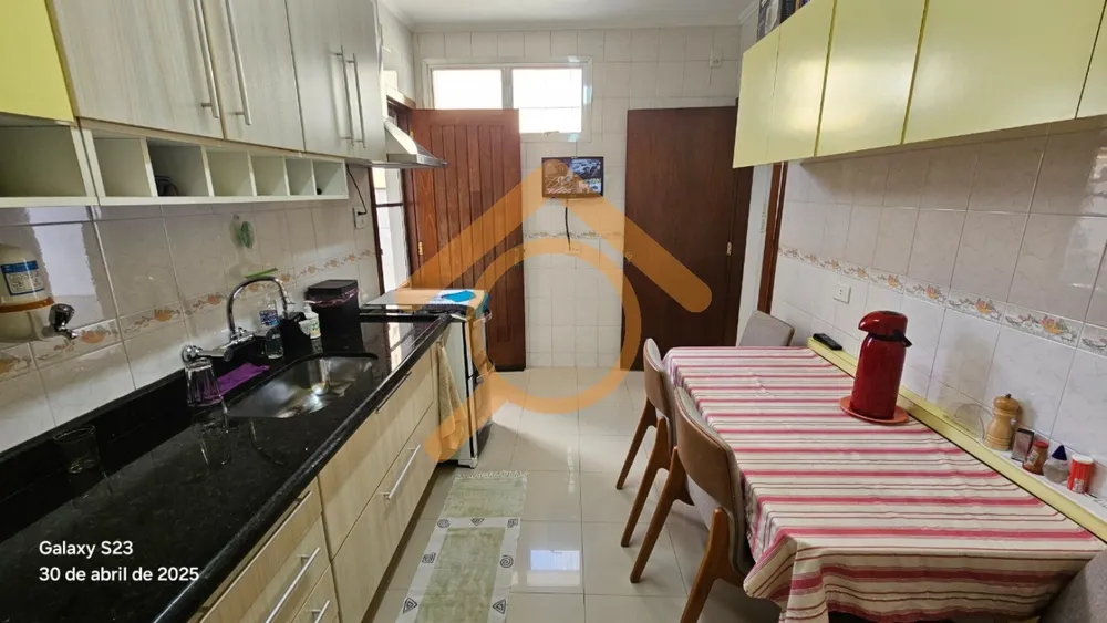 Casa, 3 quartos, 132 m² - Foto 2