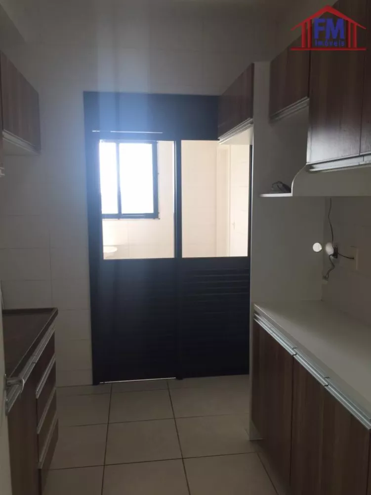 Apartamento à venda com 3 quartos, 98m² - Foto 1