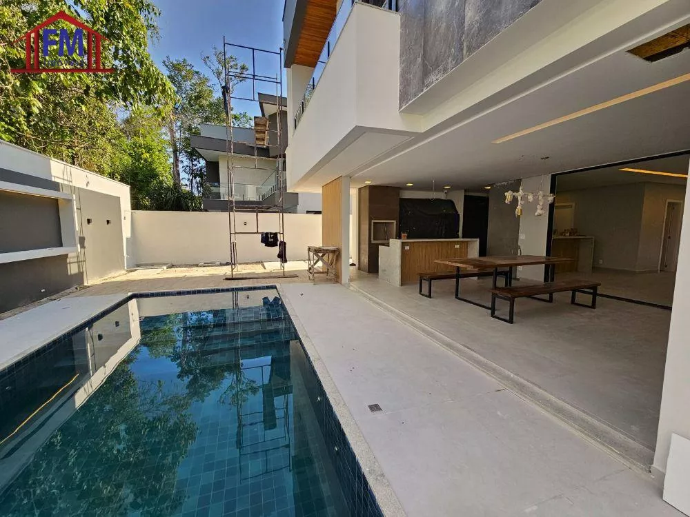 Casa de Condomínio à venda com 4 quartos, 500m² - Foto 1