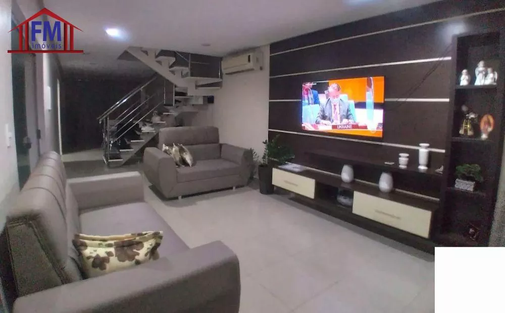 Casa de Condomínio à venda com 3 quartos, 250m² - Foto 3