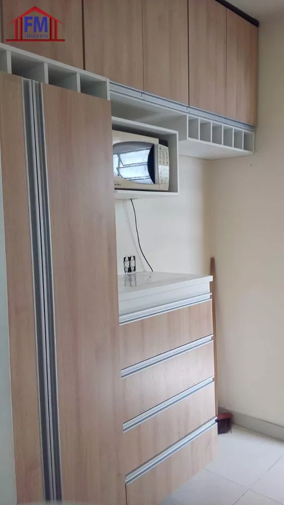 Apartamento à venda com 2 quartos, 70m² - Foto 2