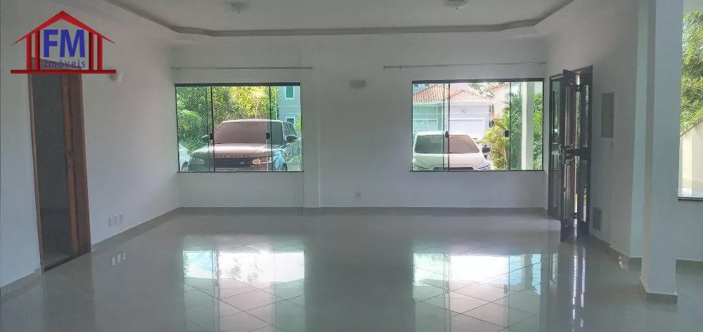 Casa de Condomínio à venda com 4 quartos, 600m² - Foto 1