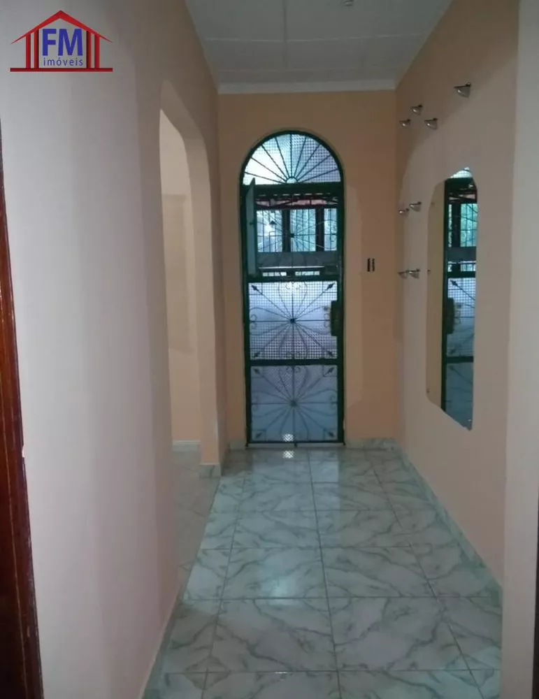 Casa à venda com 3 quartos, 300m² - Foto 3