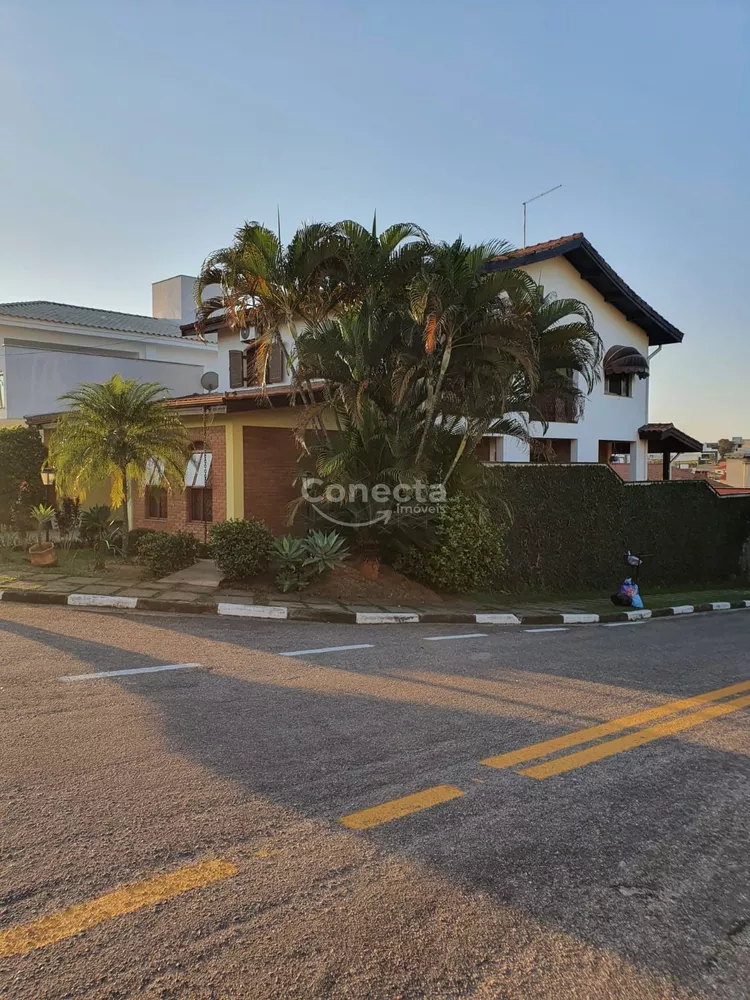 Casa de Condomínio à venda com 3 quartos, 304m² - Foto 1