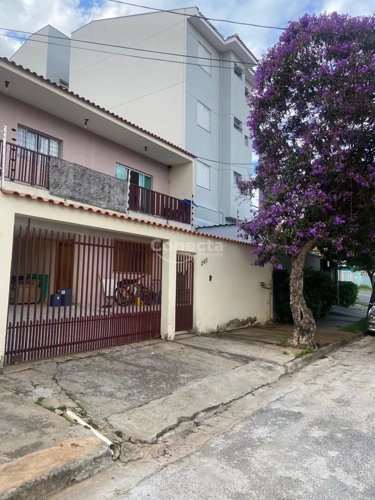 Casa à venda com 3 quartos, 187m² - Foto 1