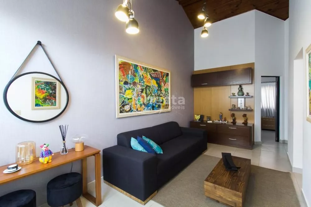 Casa à venda com 3 quartos, 105m² - Foto 3