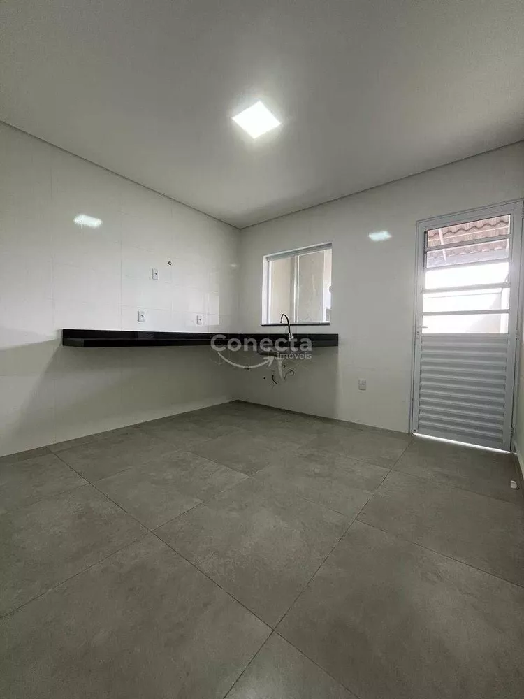 Casa à venda com 2 quartos, 95m² - Foto 3