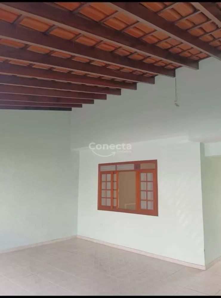 Casa à venda com 2 quartos, 135m² - Foto 2