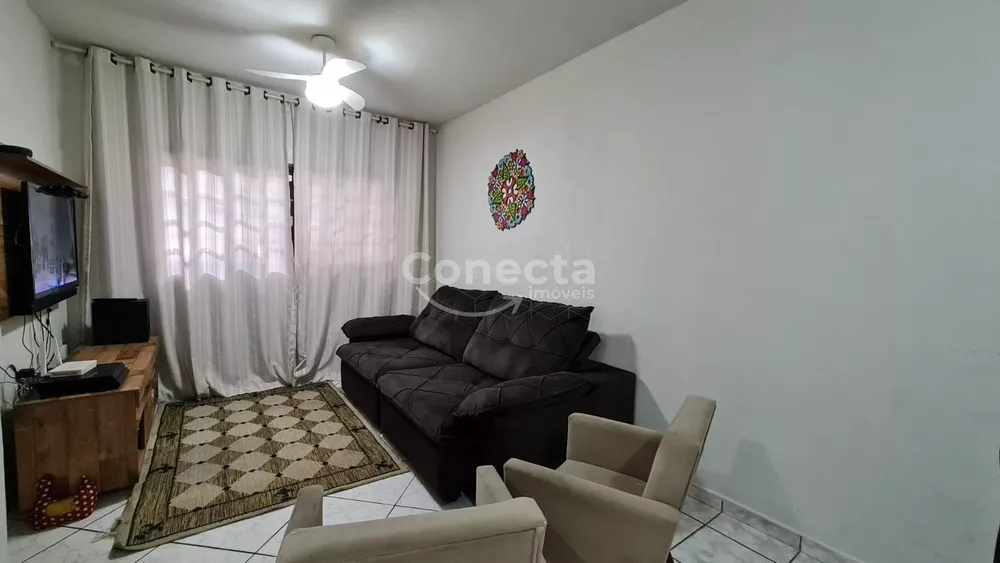 Casa à venda com 2 quartos, 70m² - Foto 4