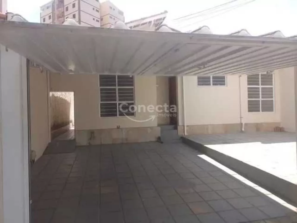 Casa à venda com 2 quartos, 114m² - Foto 2