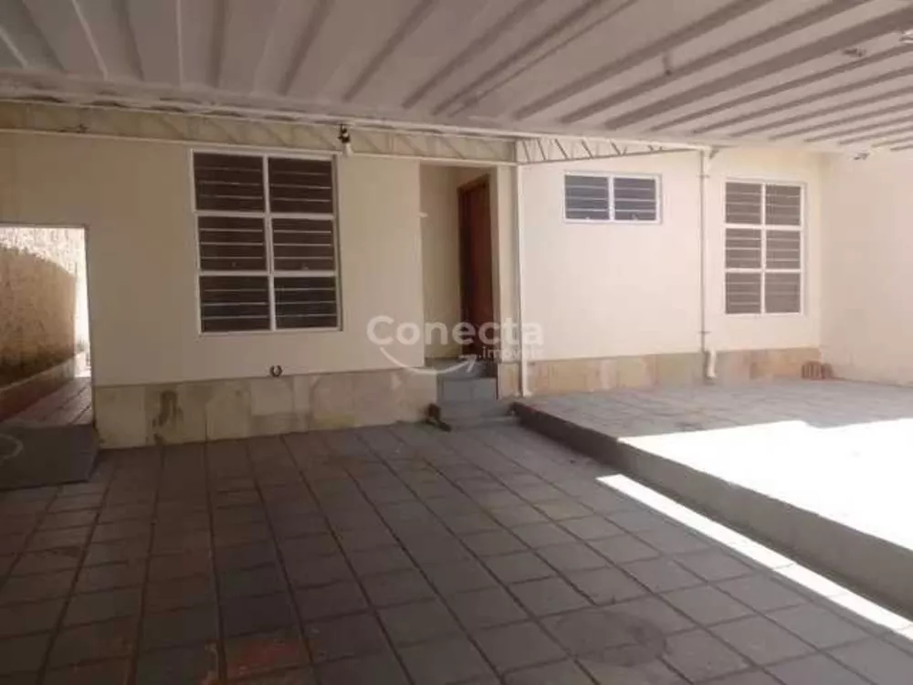 Casa à venda com 2 quartos, 114m² - Foto 1