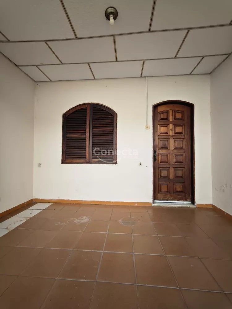 Casa à venda com 2 quartos, 77m² - Foto 3