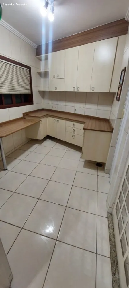 Casa, 3 quartos, 202 m² - Foto 2