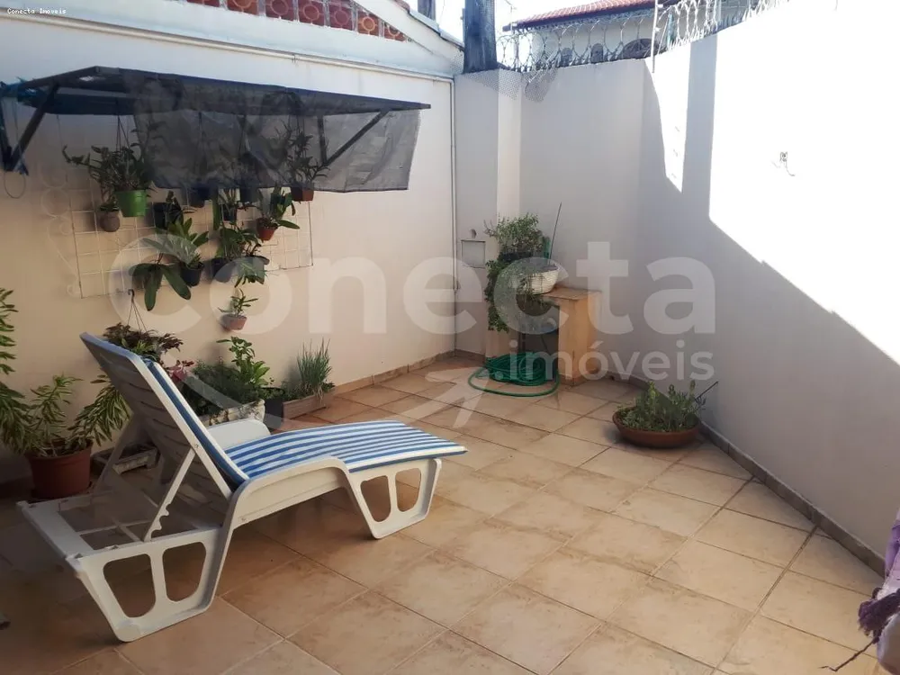 Casa, 3 quartos, 202 m² - Foto 1