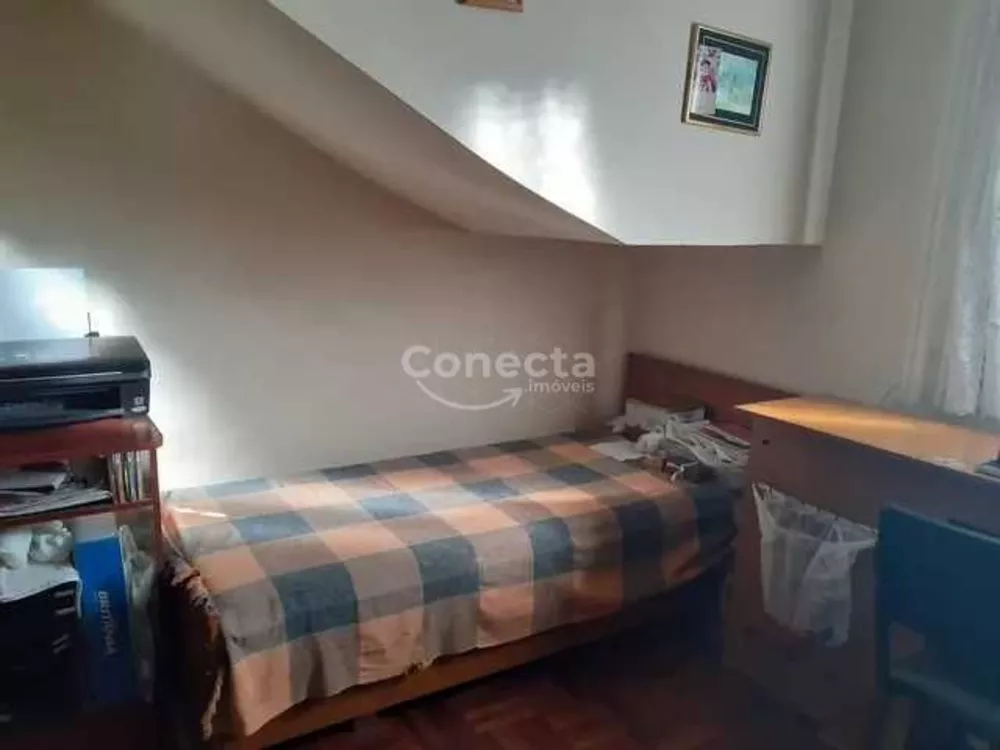 Casa à venda com 4 quartos, 220m² - Foto 3