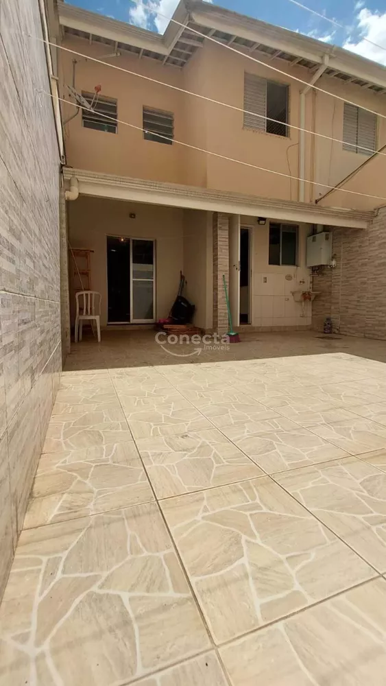 Casa de Condomínio à venda com 3 quartos, 94m² - Foto 1