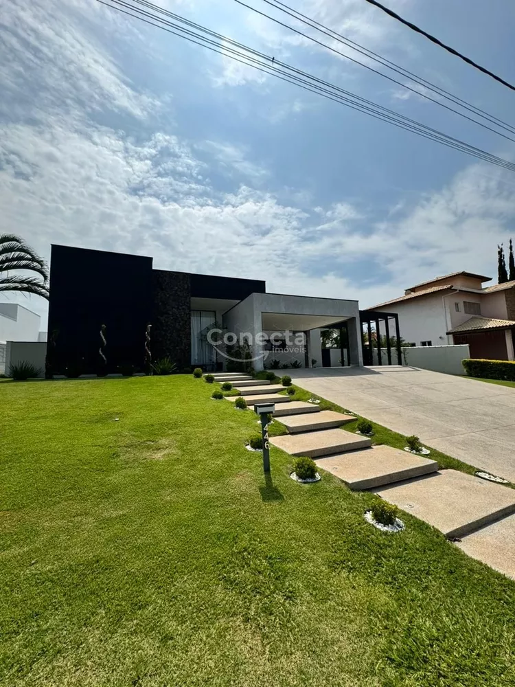 Casa de Condomínio à venda com 4 quartos, 280m² - Foto 1