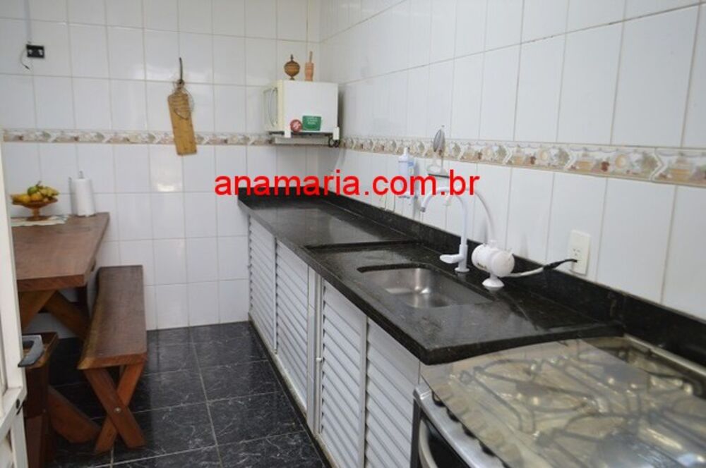 Casa à venda com 3 quartos, 110m² - Foto 1