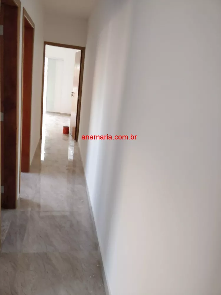 Casa à venda com 4 quartos, 180m² - Foto 2