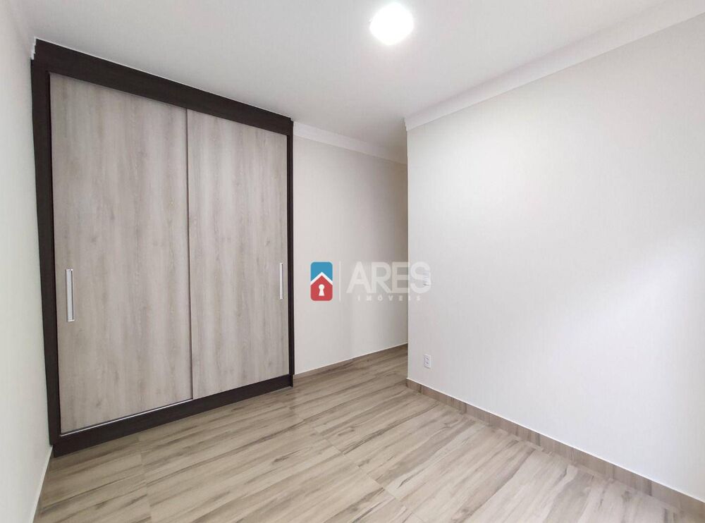 Casa à venda com 3 quartos, 200m² - Foto 3