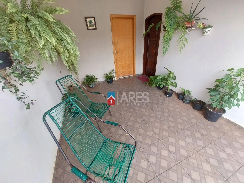 Casa, 5 quartos, 143 m² - Foto 2