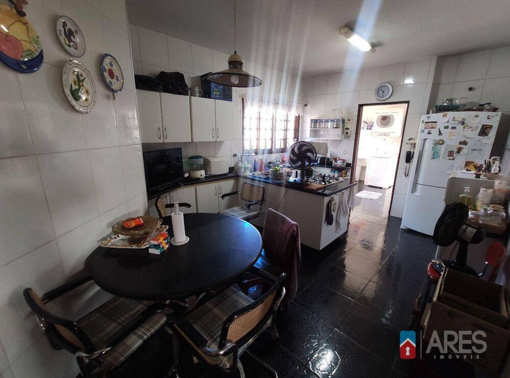 Casa, 3 quartos, 286 m² - Foto 2