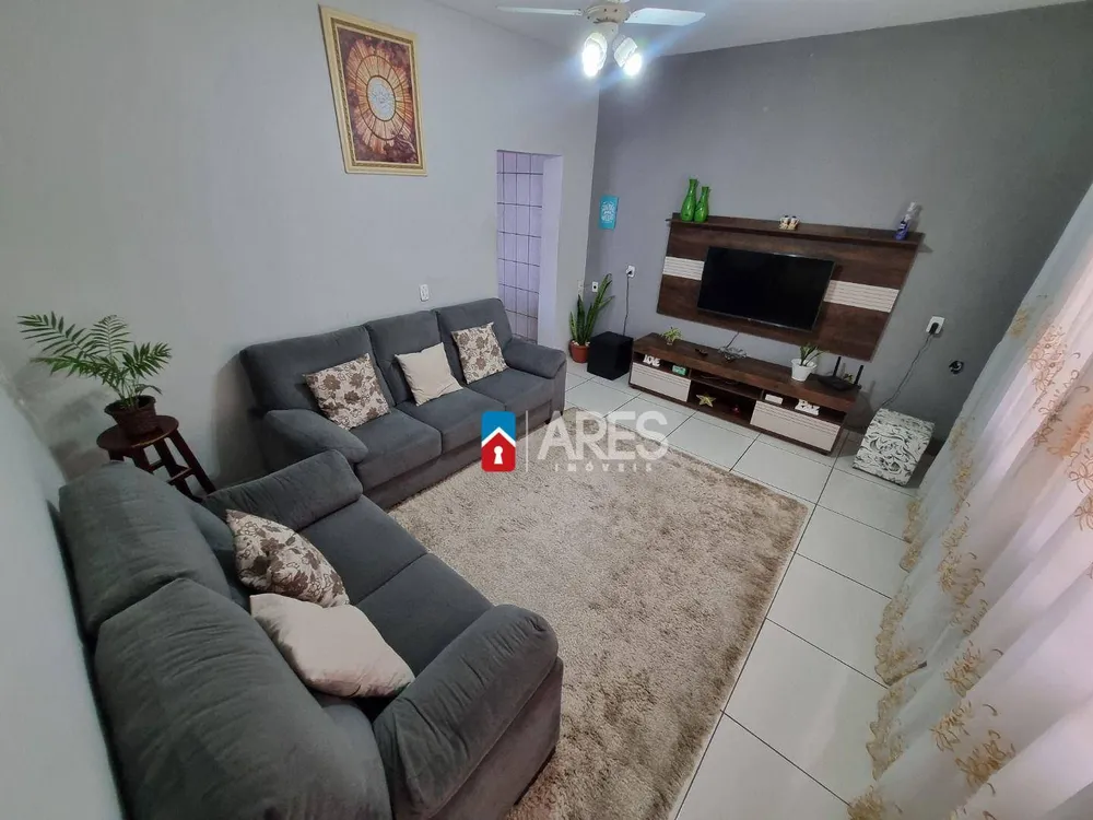 Casa, 4 quartos, 184 m² - Foto 1