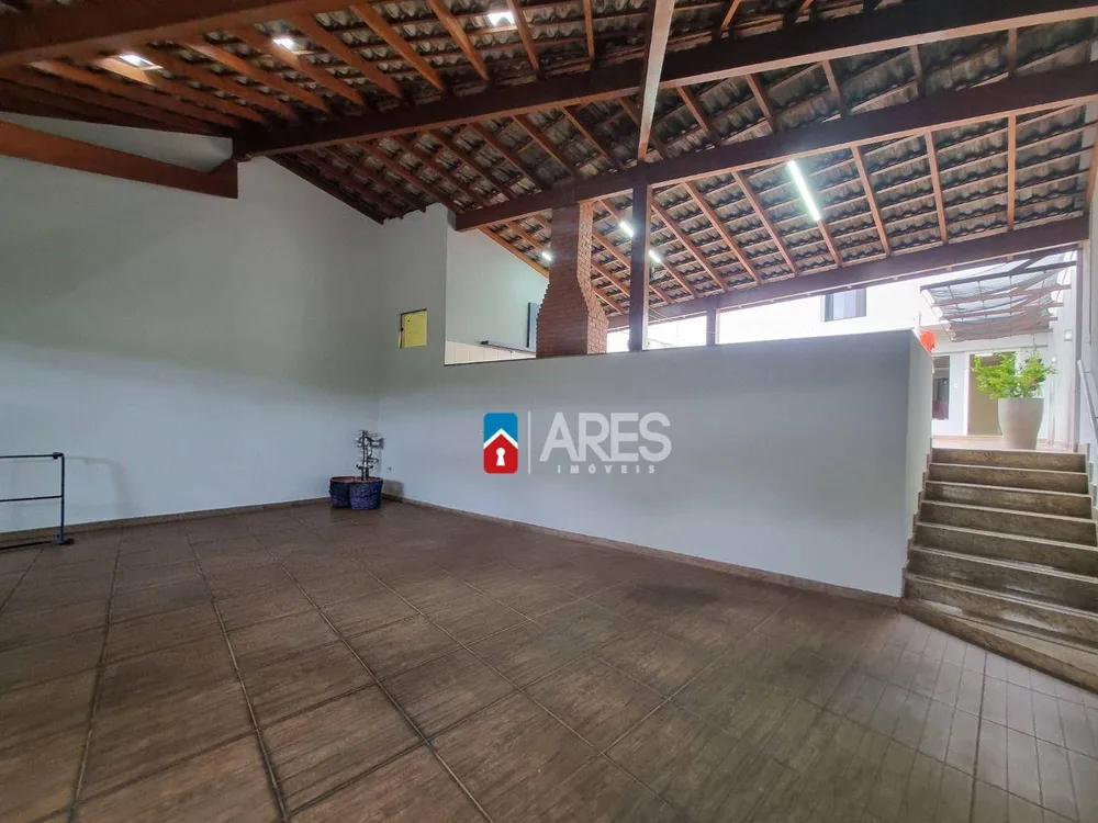 Casa, 3 quartos, 265 m² - Foto 1