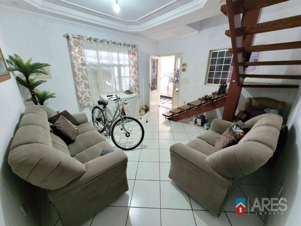 Casa, 3 quartos, 201 m² - Foto 1