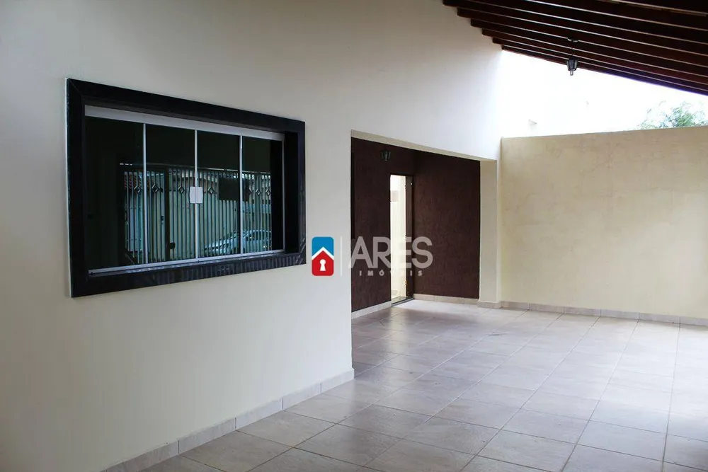 Casa, 4 quartos, 295 m² - Foto 2