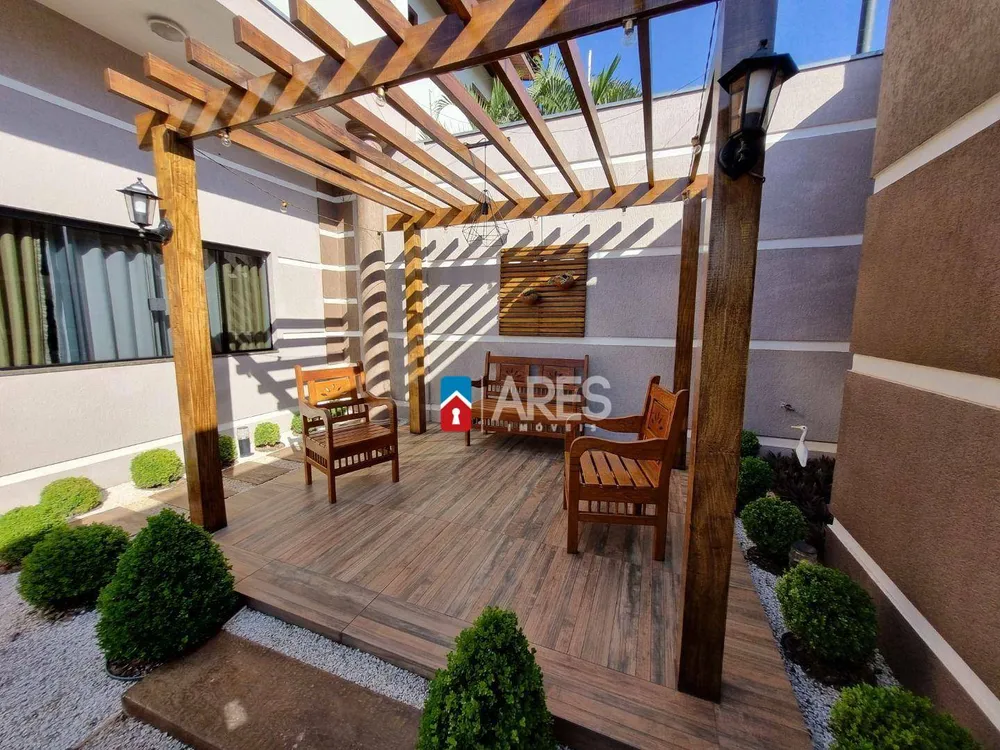 Casa, 5 quartos, 291 m² - Foto 2
