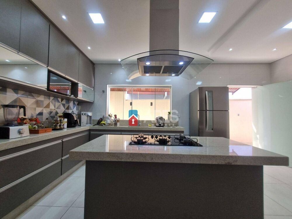 Casa, 3 quartos, 209 m² - Foto 9