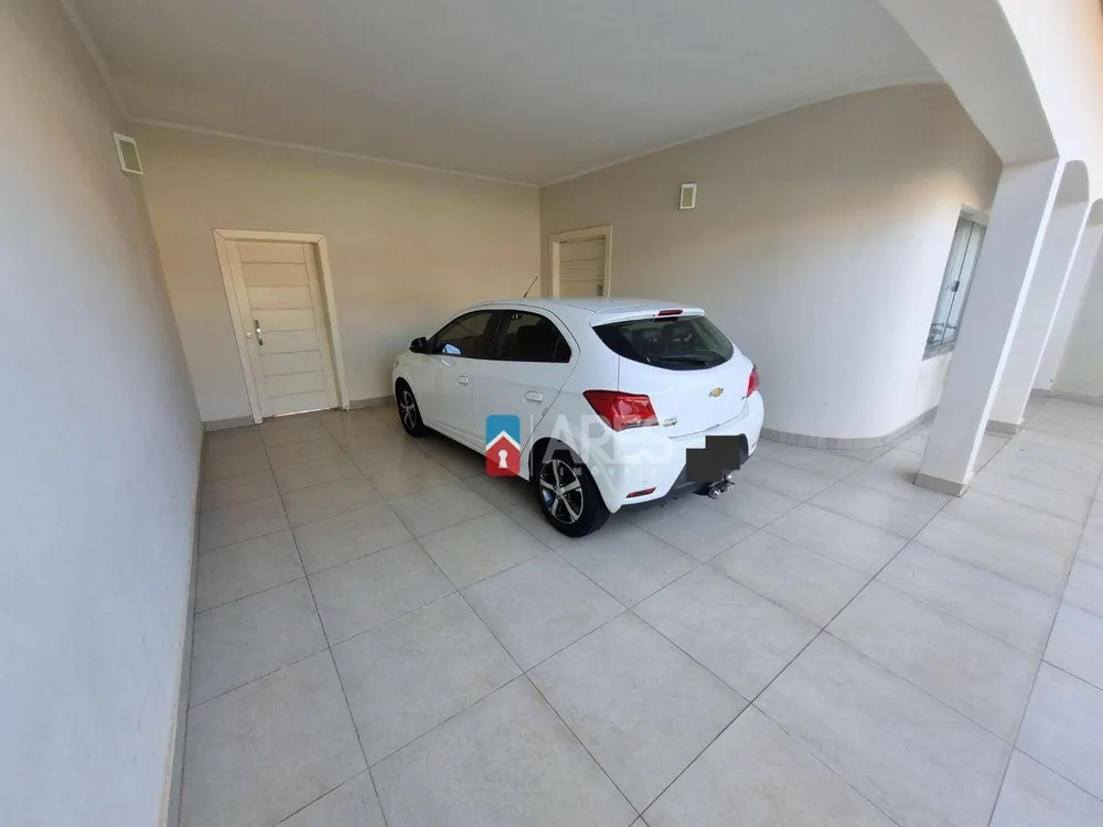 Casa, 3 quartos, 209 m² - Foto 2