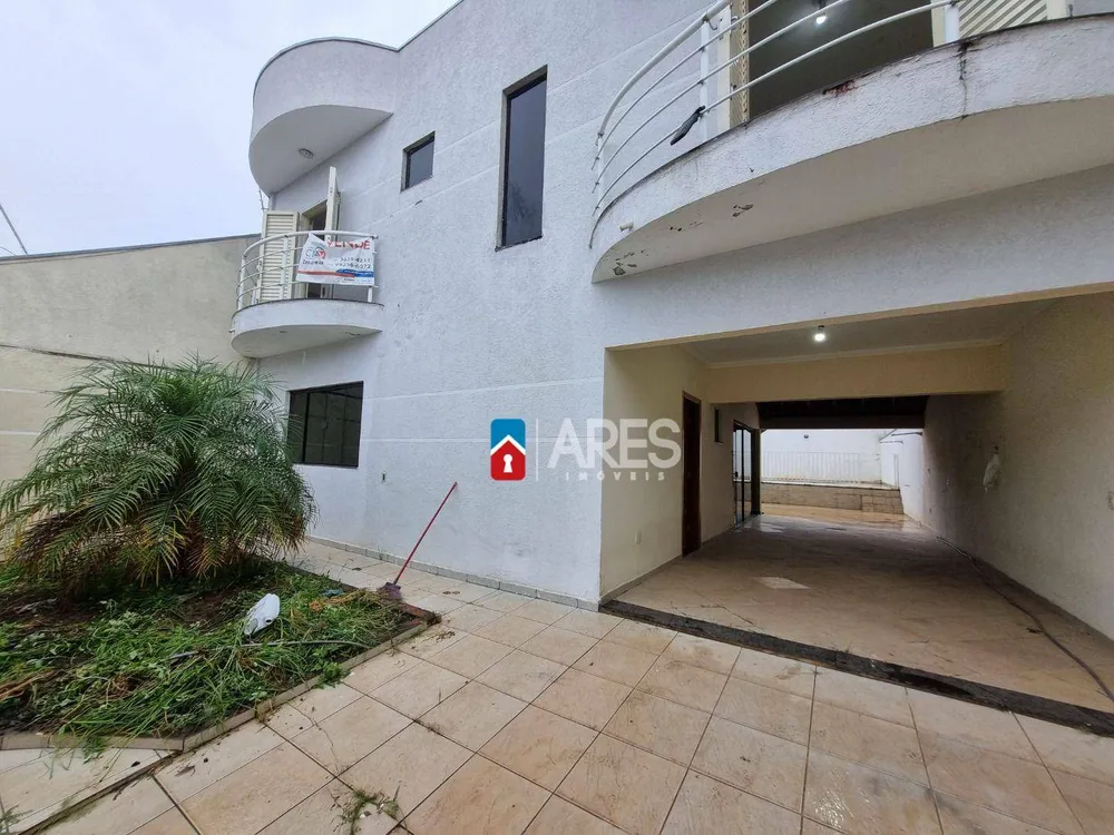 Casa, 3 quartos, 195 m² - Foto 1