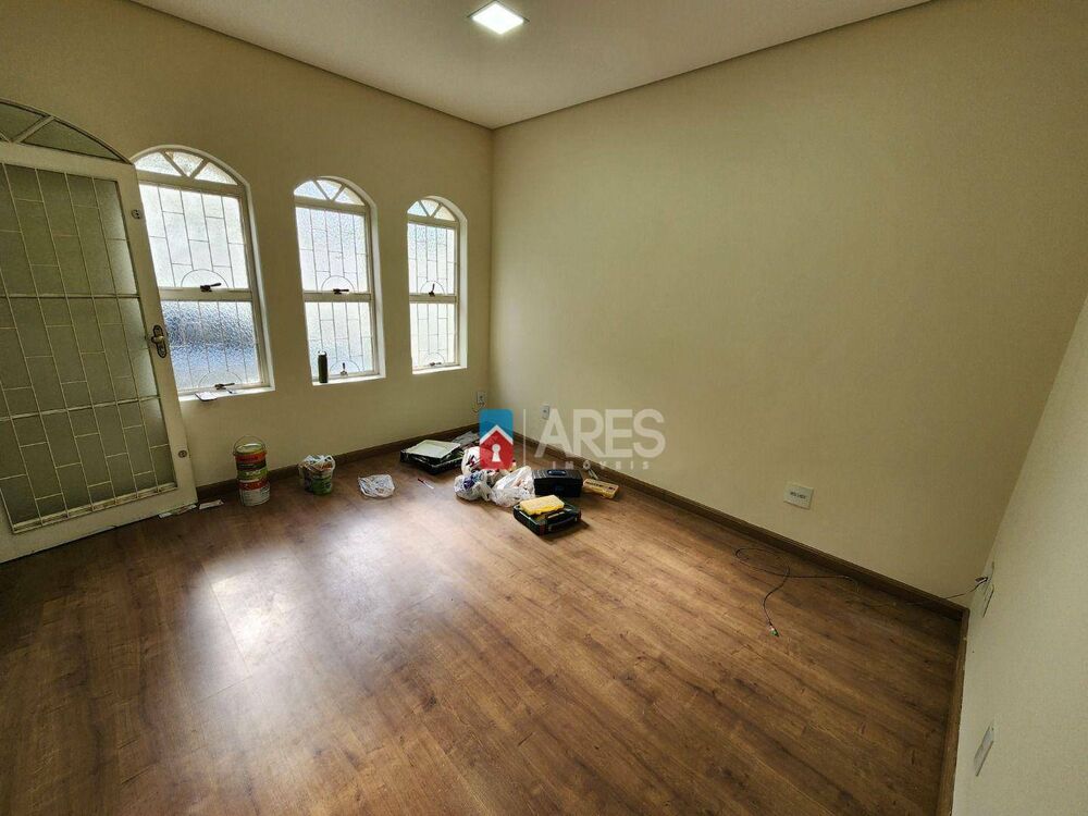 Casa, 4 quartos, 186 m² - Foto 1