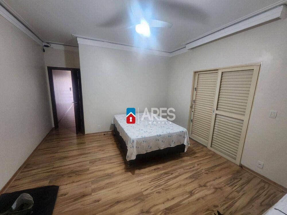 Casa, 4 quartos, 290 m² - Foto 4