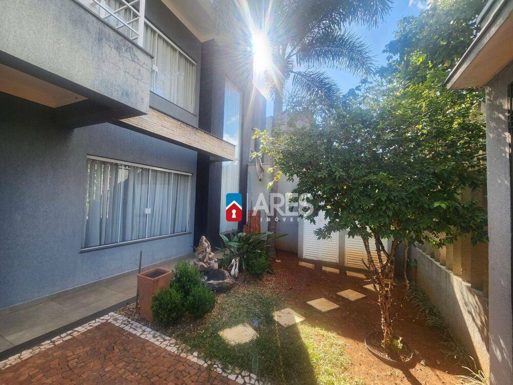 Casa, 4 quartos, 290 m² - Foto 2