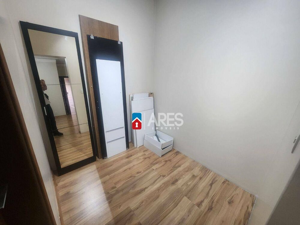 Casa, 4 quartos, 290 m² - Foto 1