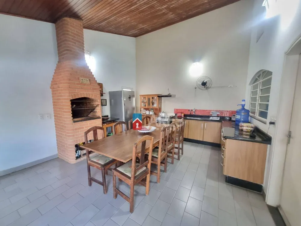 Casa, 5 quartos, 220 m² - Foto 3