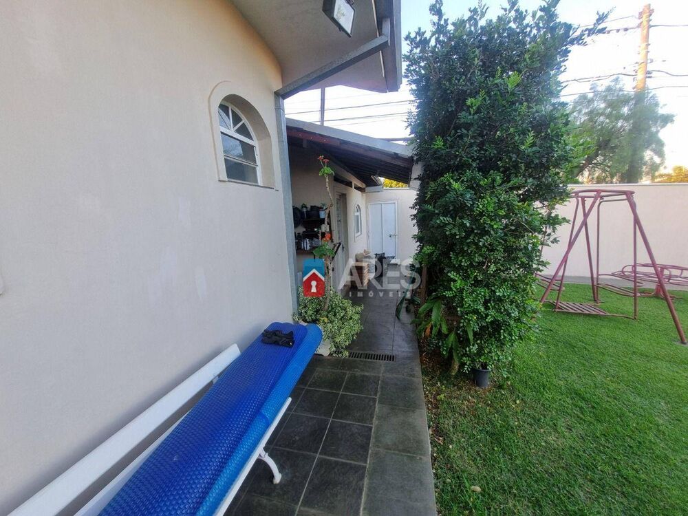 Casa, 5 quartos, 220 m² - Foto 1