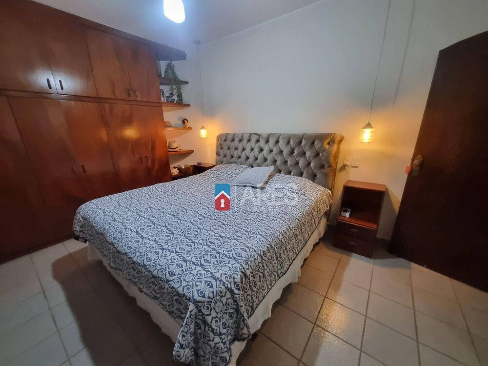 Casa, 5 quartos, 220 m² - Foto 4