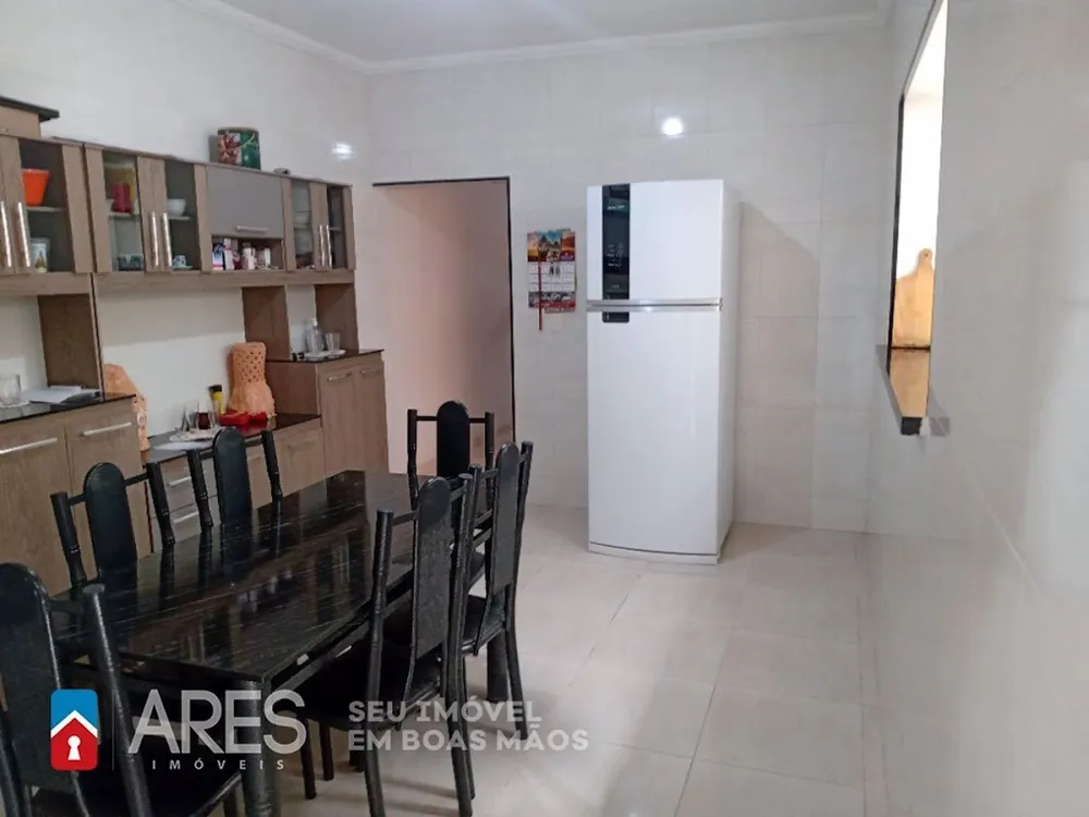 Casa, 3 quartos, 200 m² - Foto 2