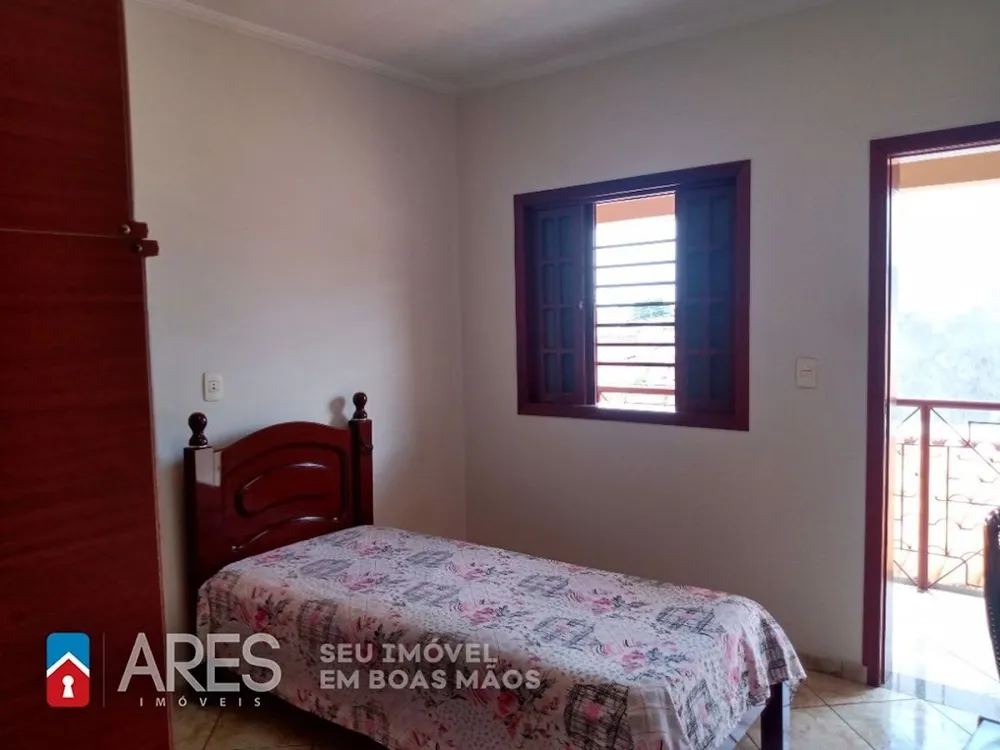 Casa, 3 quartos, 200 m² - Foto 1