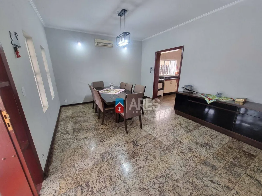 Casa, 4 quartos, 270 m² - Foto 3