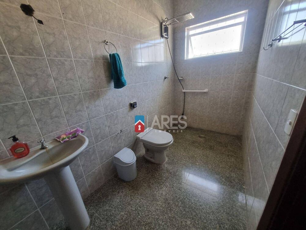 Casa, 4 quartos, 270 m² - Foto 4