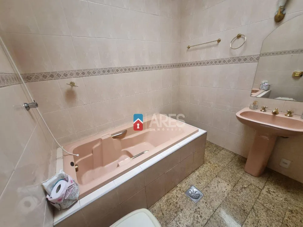 Casa, 4 quartos, 270 m² - Foto 11
